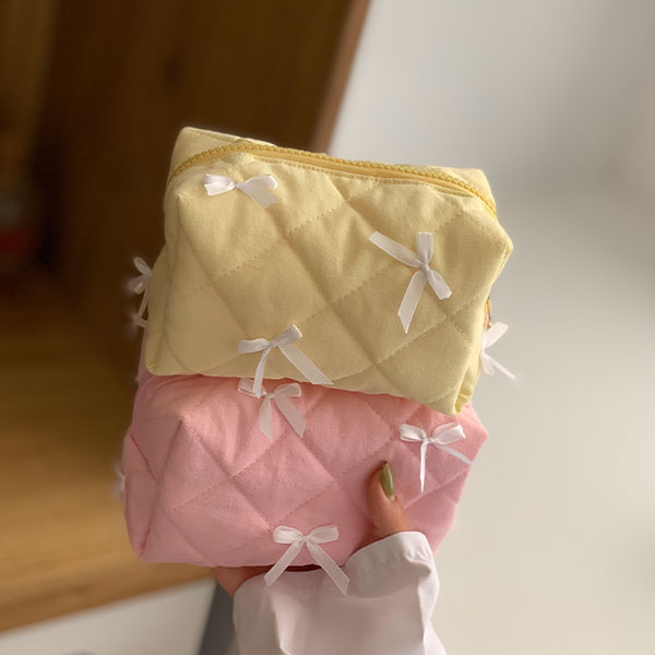 Bow-tie-makeup-bag